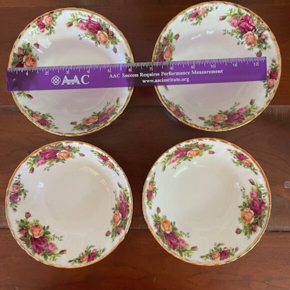 Royal Albert Old Country Rose LOT of 4 Salad or Dessert or Soup Bowls 6" wide - Picture 1 of 4